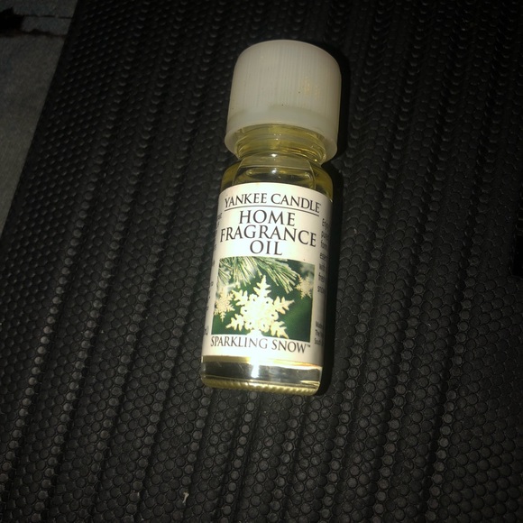 Yankee candle fragrance oil sparkling snow 0.33 fl.oz - Picture 7 of 11